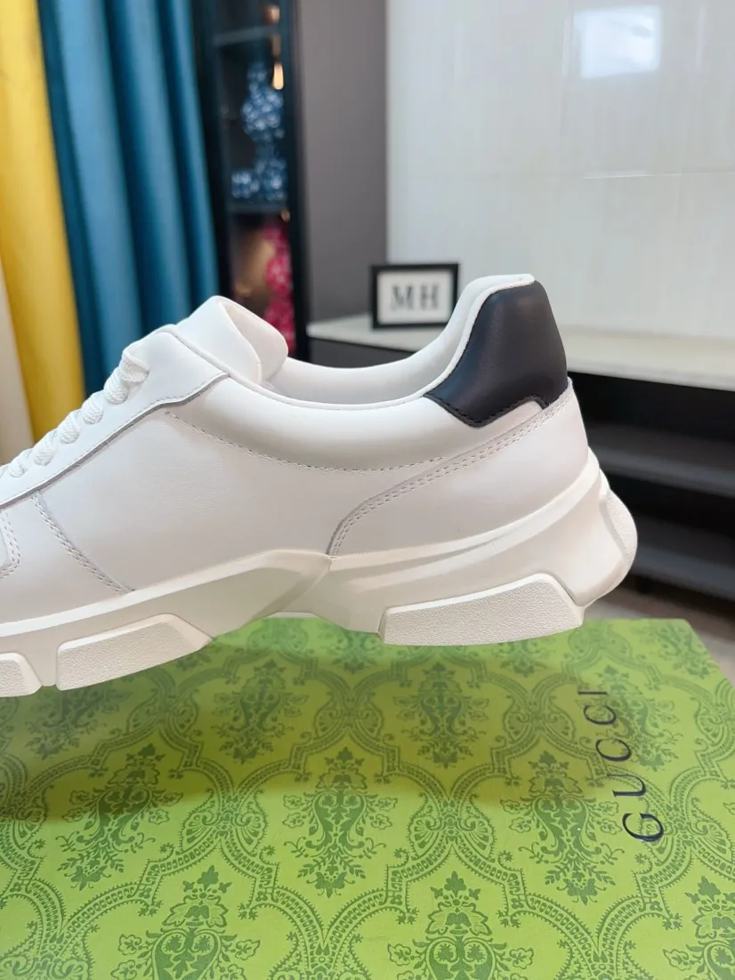 Men's shoes 💰560🌹🌹GUCCI [Gucci] New high-end brand of men's shoes, the latest fashionable casual men's shoes, trendy and versatile, relaxed and sporty style, uppers imported from Italy, first-layer cowhide, genuine leather lining, and ultra-fine workmanship. Original personalized fashionable rubber wear-resistant outsole, light and comfortable on the foot, size 38-44